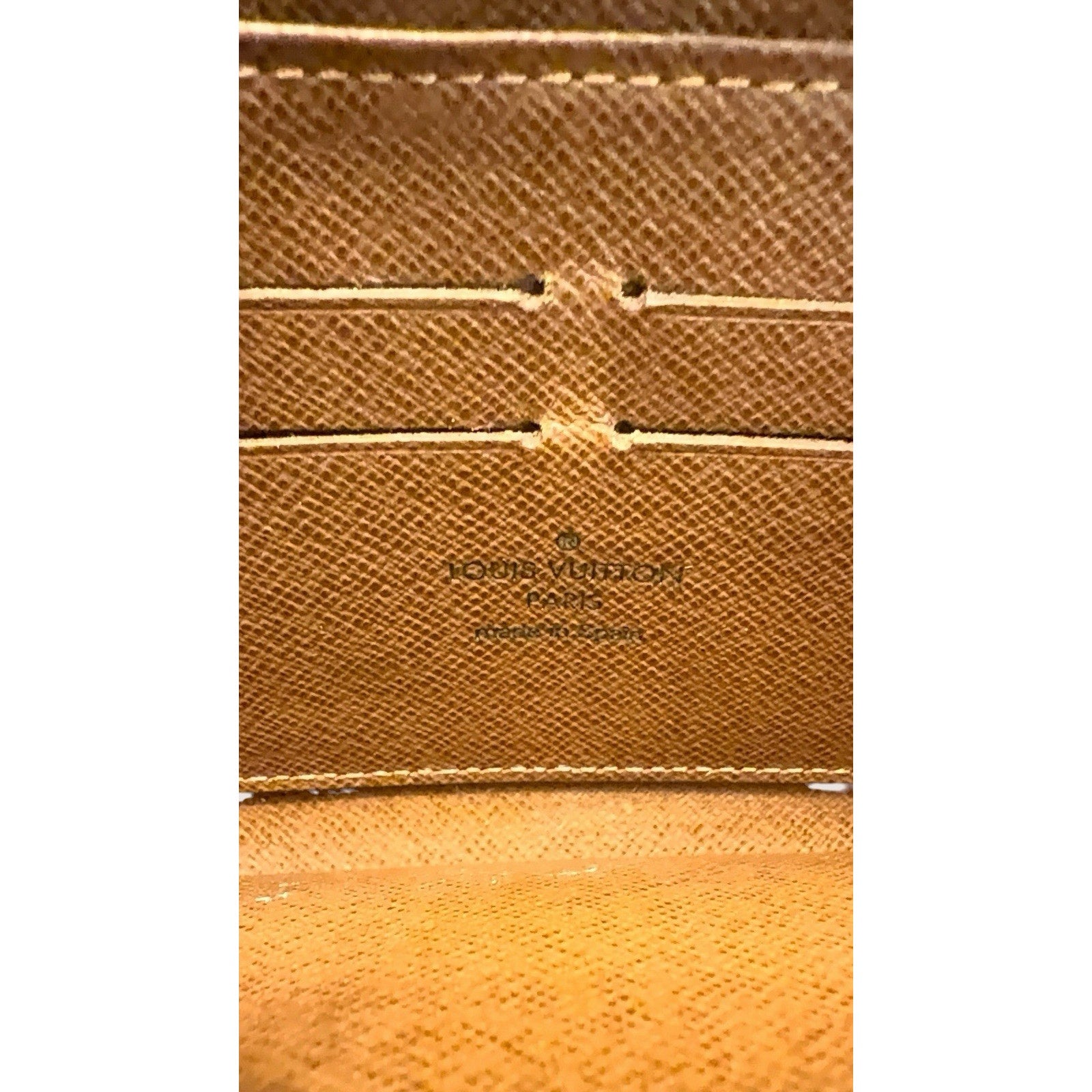 Louis Vuitton Zippy Wallet Monogram Canvas Authentic with Box And Dustbag