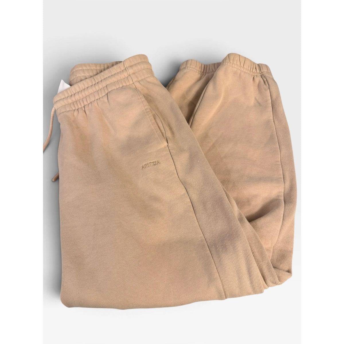 Aritzia Sweatfleece Cozy Fleece Boyfriend Fit Sweatpants in Beige Size M