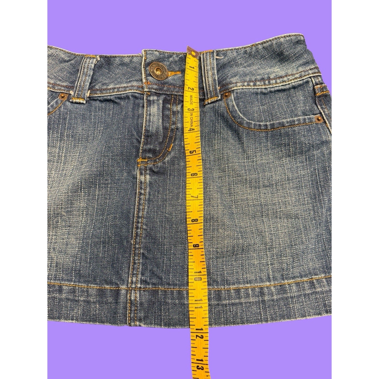 Guess Denim Mini Skirt Blue Zipper Pockets Button Closure Size 26 Vintage Y2K