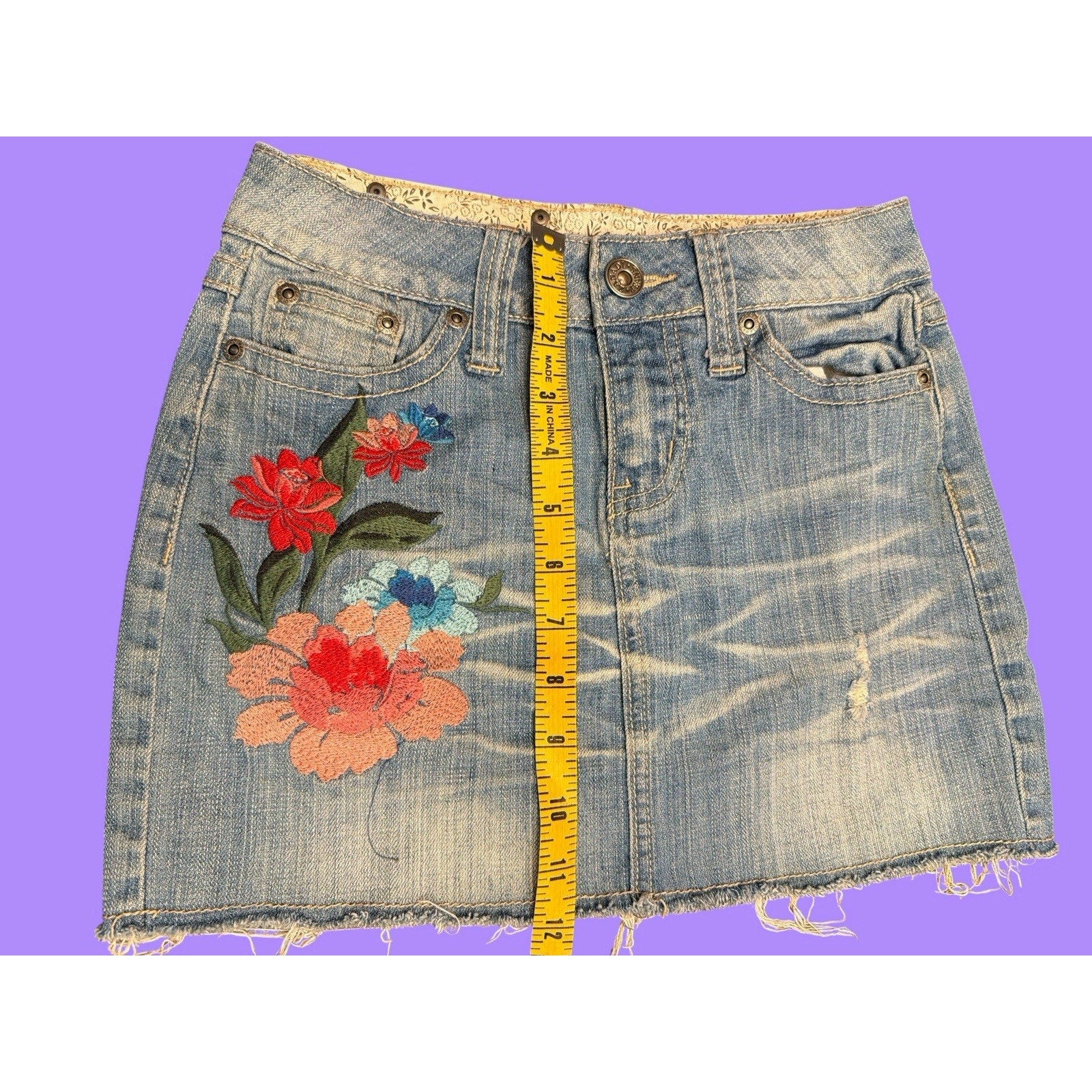 Zana Di Denim Y2K Mini Skirt Floral Embroidered Distressed Raw Hem Juniors 0